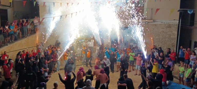 ALCAINE : Y A QUIEN NO LE GUSTE  SAN AGUSTIN,  DOS TAZAS